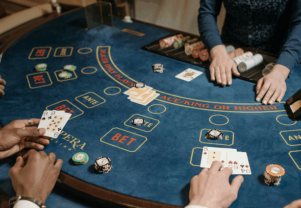 trik-profesional-saat-duduk-di-meja-baccarat