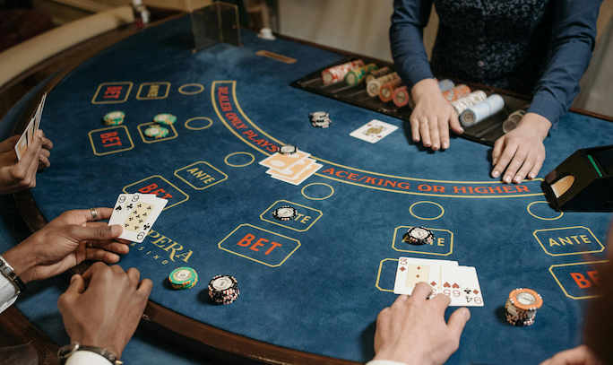 trik-profesional-saat-duduk-di-meja-baccarat